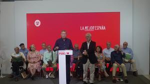 Veteranos del PSOE en Andalucía en defensa de Pedro Sánchez.