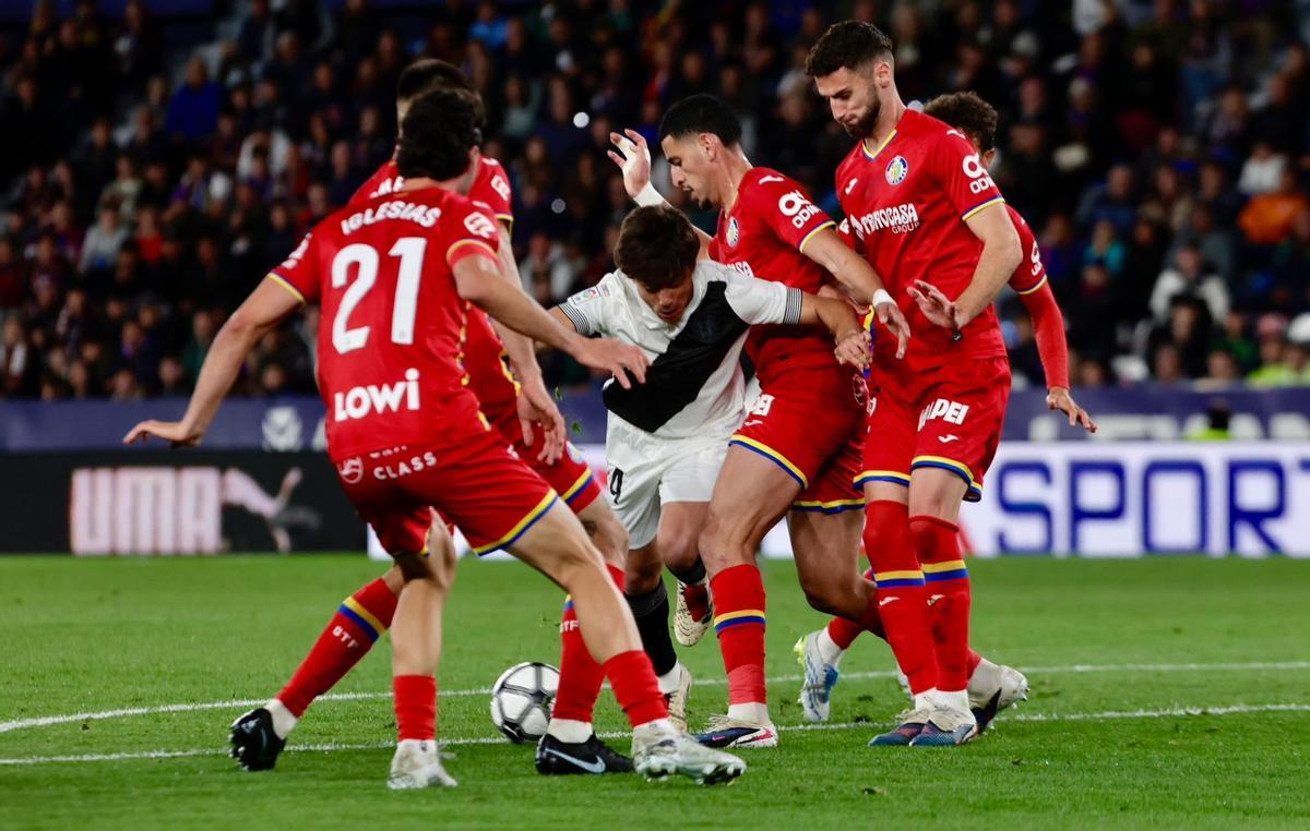 Carlos Espí aferra al Levante UD a la permanencia tras la victoria contra el Getafe en el Ciutat
