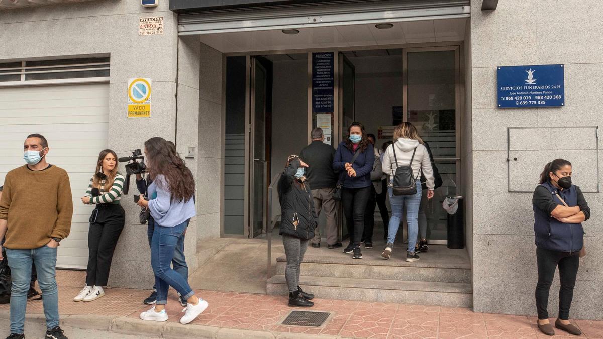 Los vecinos de Totana piden un endurecimiento de las penas a las puertas del juzgado