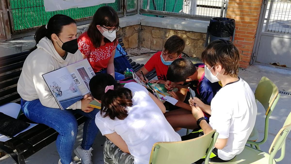 Los futuros profesores han tenido la oportunidad de poner en práctica sus conocimientos en un entorno escolar rural