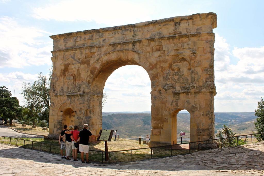 Arco del triunfo en Medinaceli, Soria