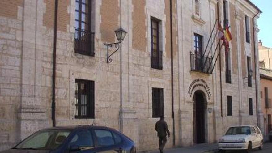 Fachada de la Residencia de Toro.