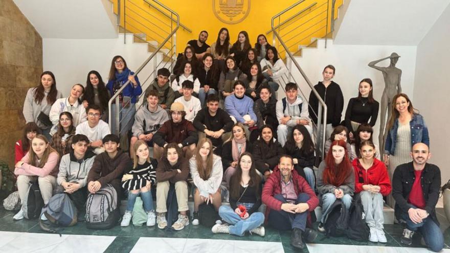Estudiantes Erasmus + visitan el Ayuntamiento de San Javier