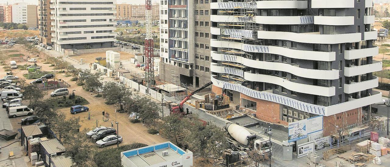 Los pequeños inversores se lanzan a comprar pisos en València