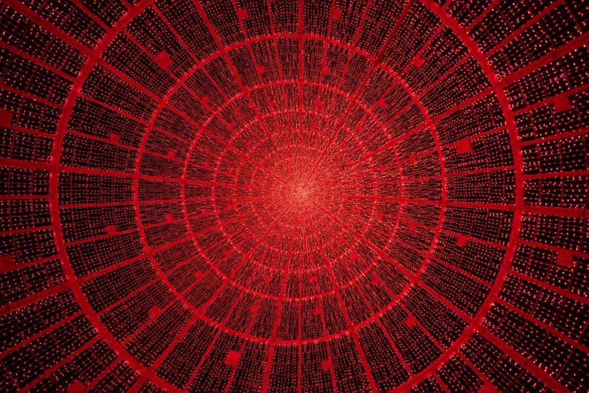 FOTOS| Badalona inaugura su árbol metálico de 42 metros