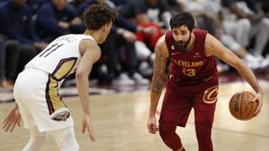 Ricky Rubio ante Dyson Daniels en el Cleveland Cavaliers-New Orleans Pelicans que significó la vuelta a su pista.