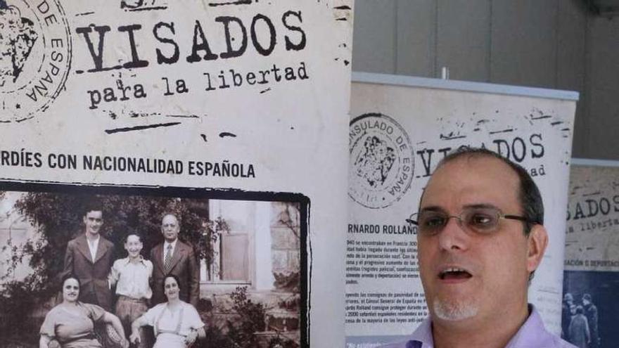 Jesús Jambrina en la exposición del Colegio Universitario.