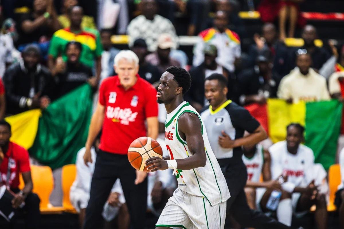 Souley Boum, jugador que pretende el UCAM Murcia, con Guinea en la clasificación para el Mundial 2027.