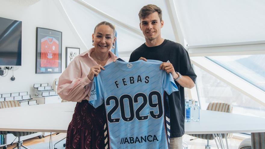 El Celta de Vigo confirma el primer fichaje del verano: Aleix Febas ya es celeste