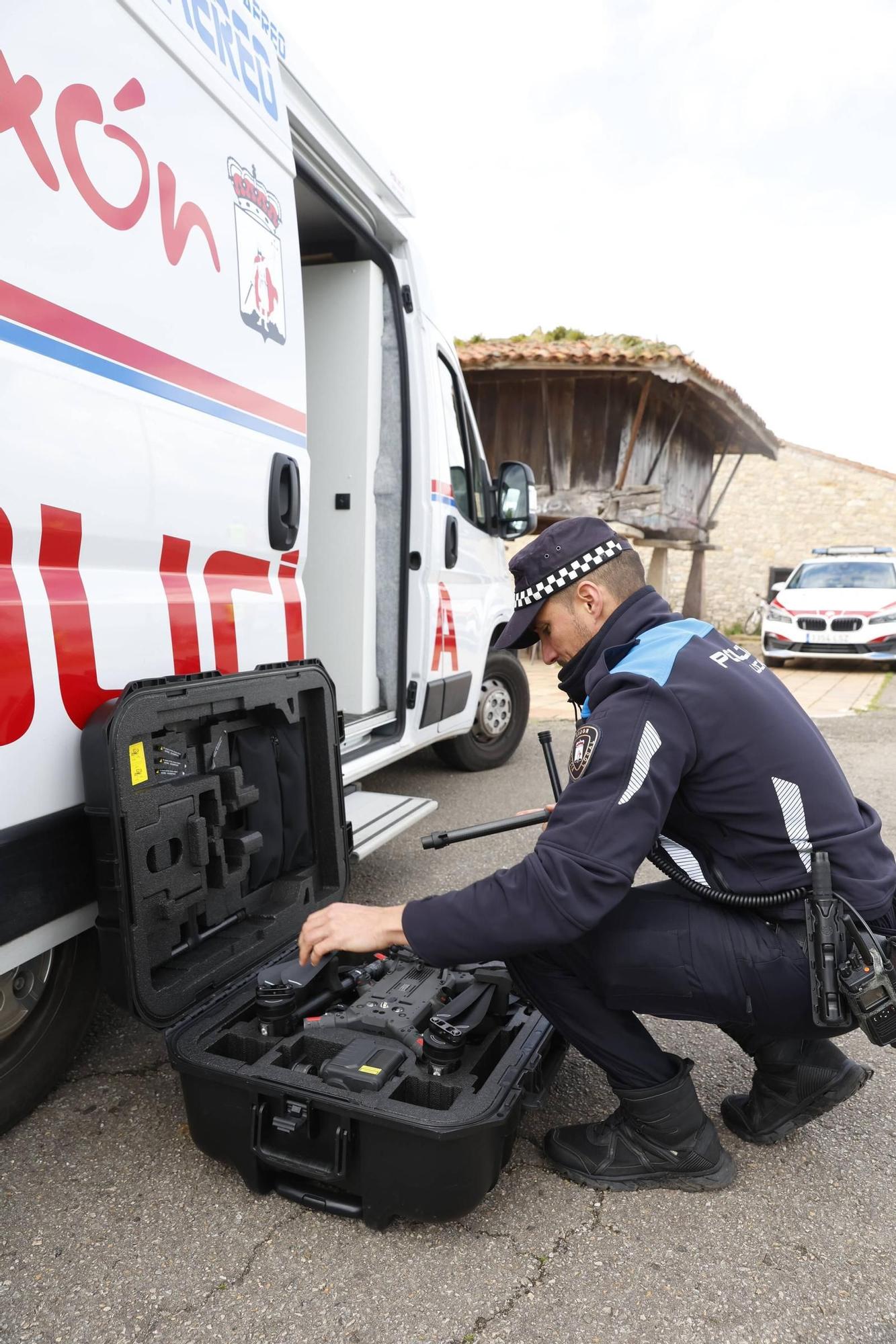 Así funciona (y así se ve) los drones de la Policía Local de Gijón (en imágenes)