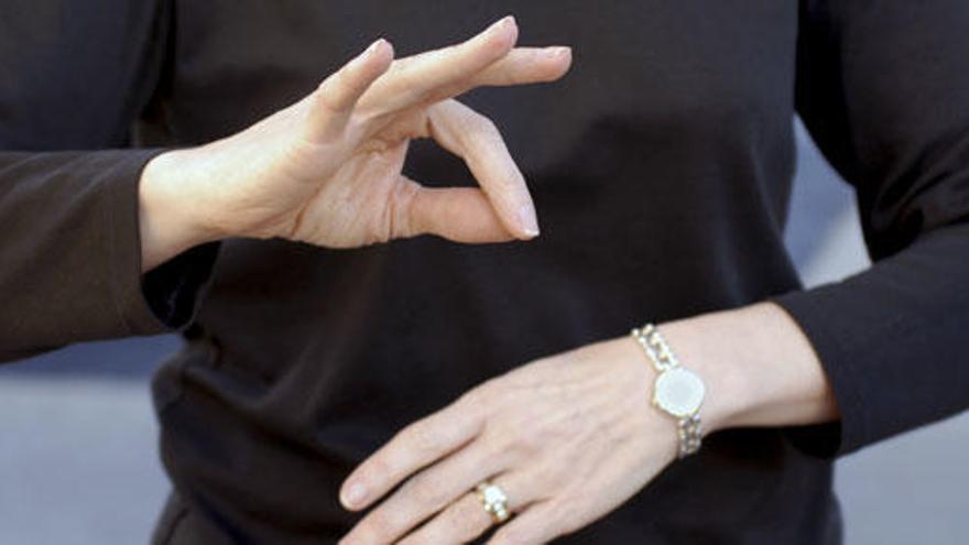 Profesionales universitarios piden fomentar la presencia de lengua de signos en la Universidad