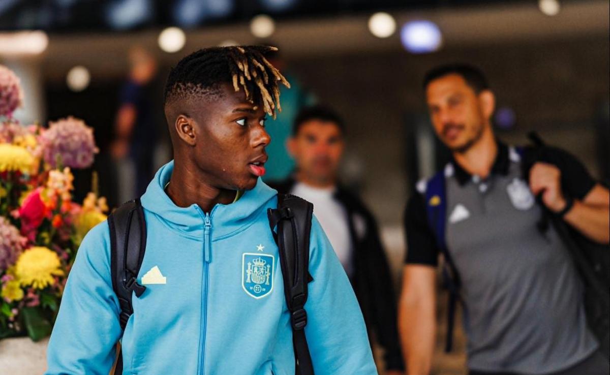 Nico Williams parte desde Colonia de vuelta a la Selva Negra