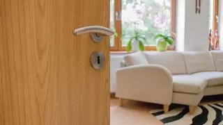 El mejor método para limpiar y cuidar las puertas interiores de madera