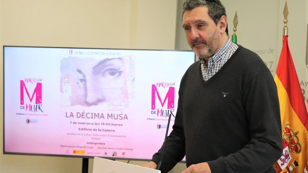 Juancho Pérez en la presentación de las actividades del Día de la Mujer ayer.