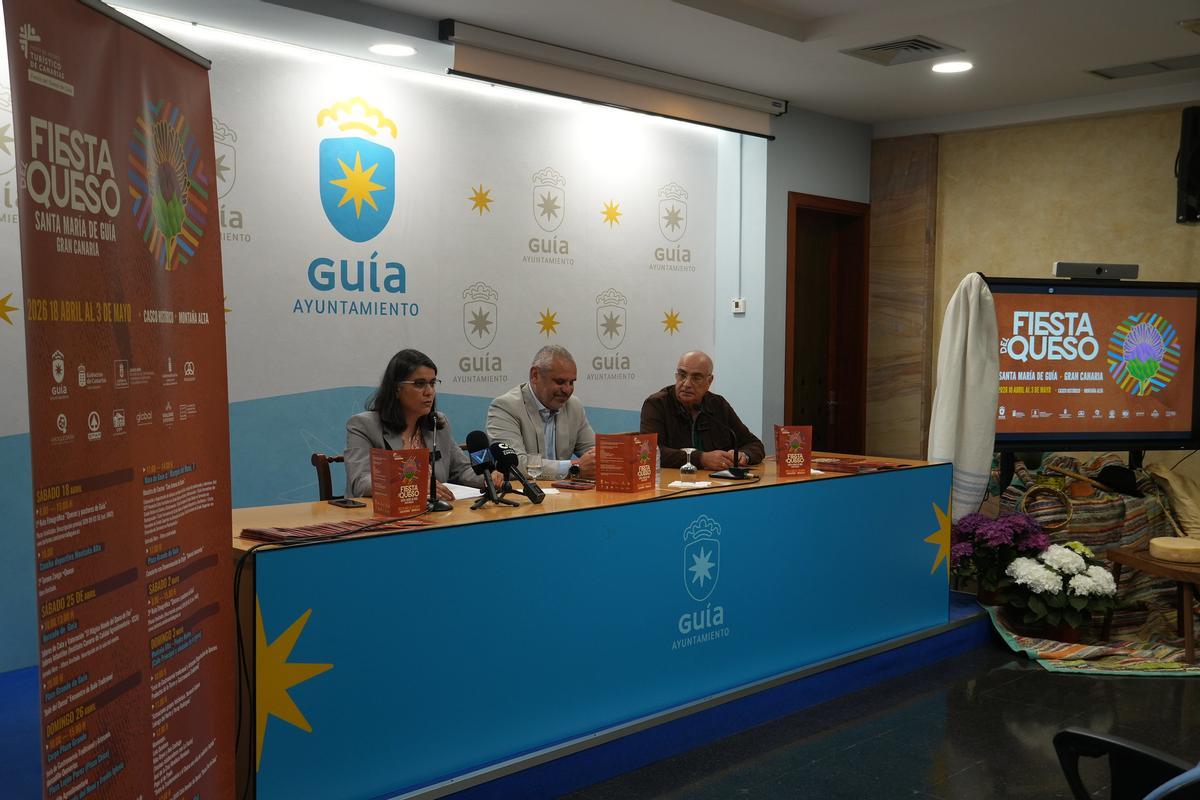 Alejandra García, Alfredo Gonçalves y José Castellano, durante el acto de presentación.