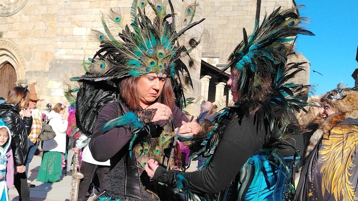 El Cordel Sanabrés anima el carnaval en Puebla de Sanabria El Cordel Sanabrés anima el carnaval en Puebla de Sanabria