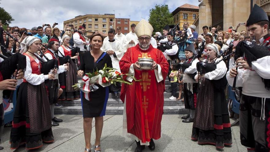 Los opositores a la festividad de San Pedro piden una consulta ciudadana para elegir &quot;las fiestas de Gijón&quot;