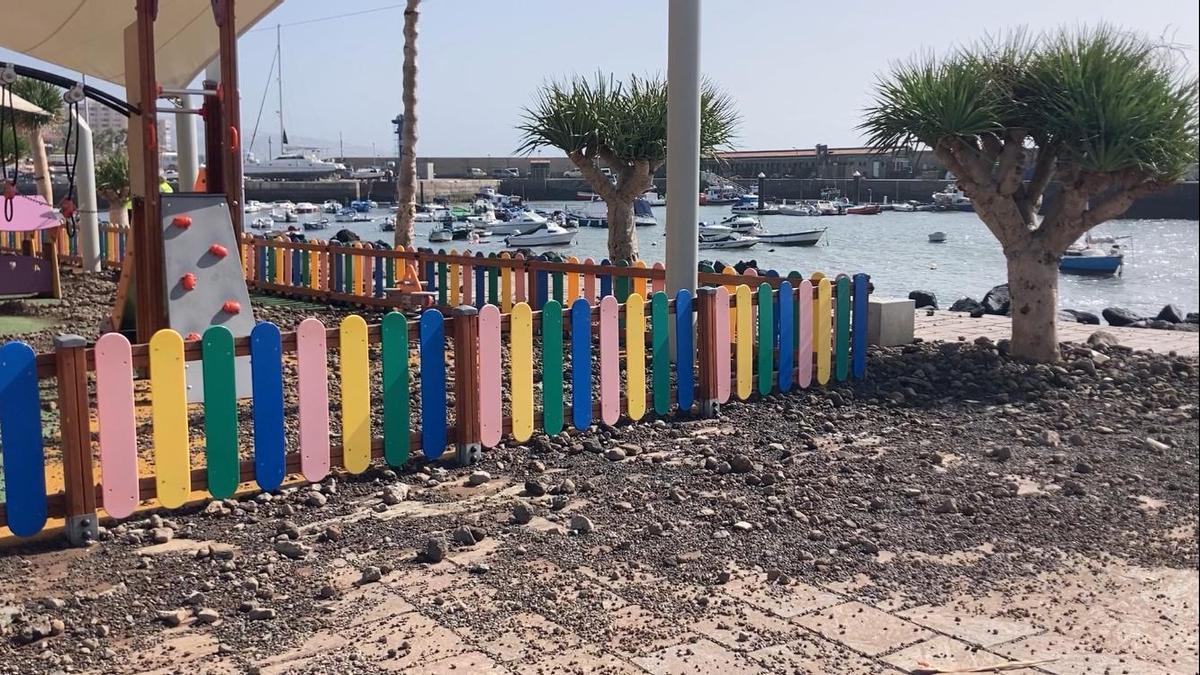 El parque infantil situado cerca de la conocida churrería El Kiosco