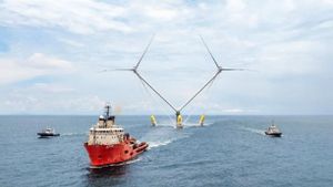 La turbina eólica flotante más grande del mundo, siendo remolcada a su ubicación definitiva
