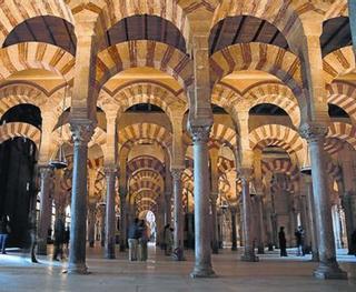 Un informe jurídico abre la puerta para que el ayuntamiento reclame la mezquita de Córdoba