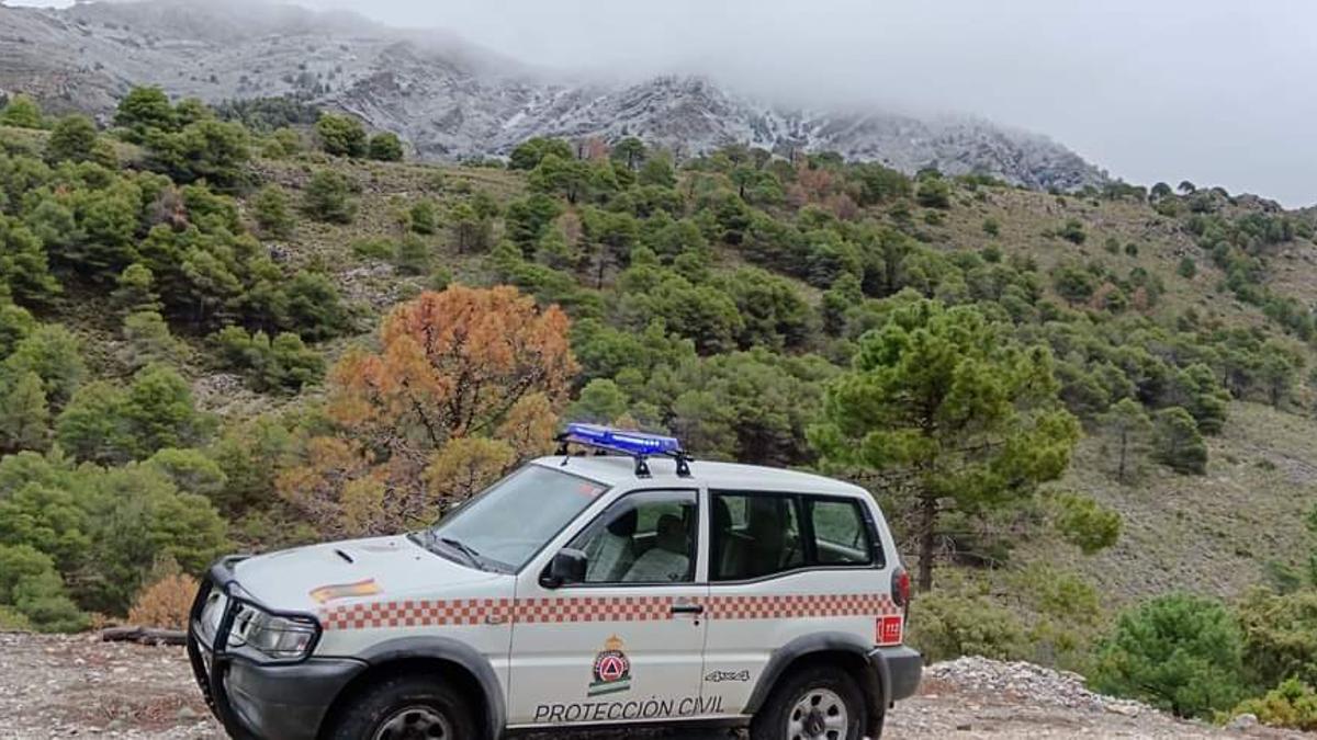 Cotas nevadas de La Maroma en el entorno de Canillas de Aceituno y Sedella.