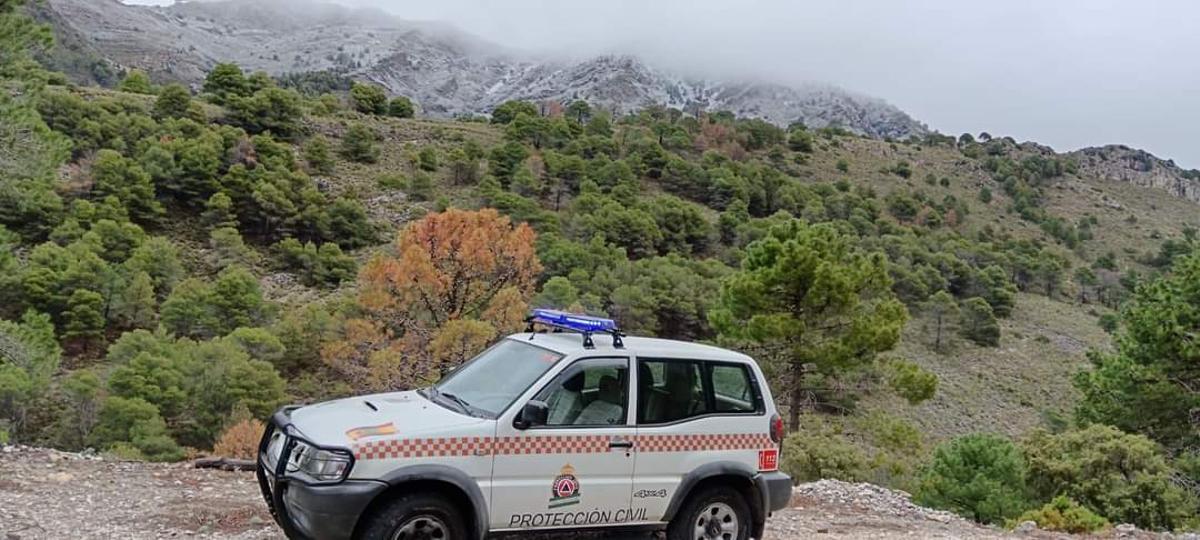 Cotas nevadas de La Maroma en el entorno de Canillas de Aceituno y Sedella.