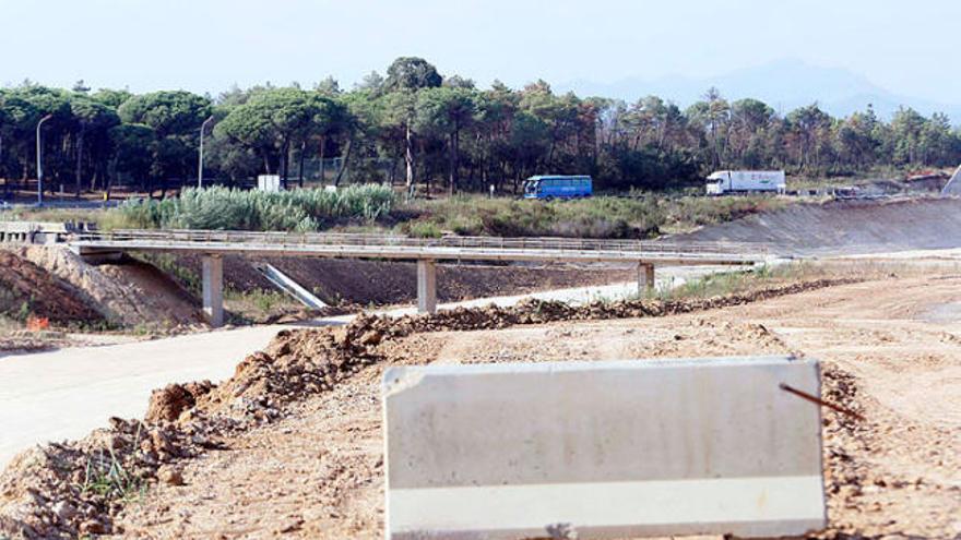 El tram de N-II aturat entre Cades i Sils, que s&#039;ha de reemprendre aviat.