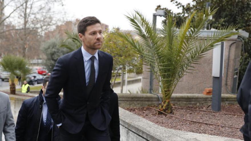 Xabi Alonso llega a la Audiencia Provincial