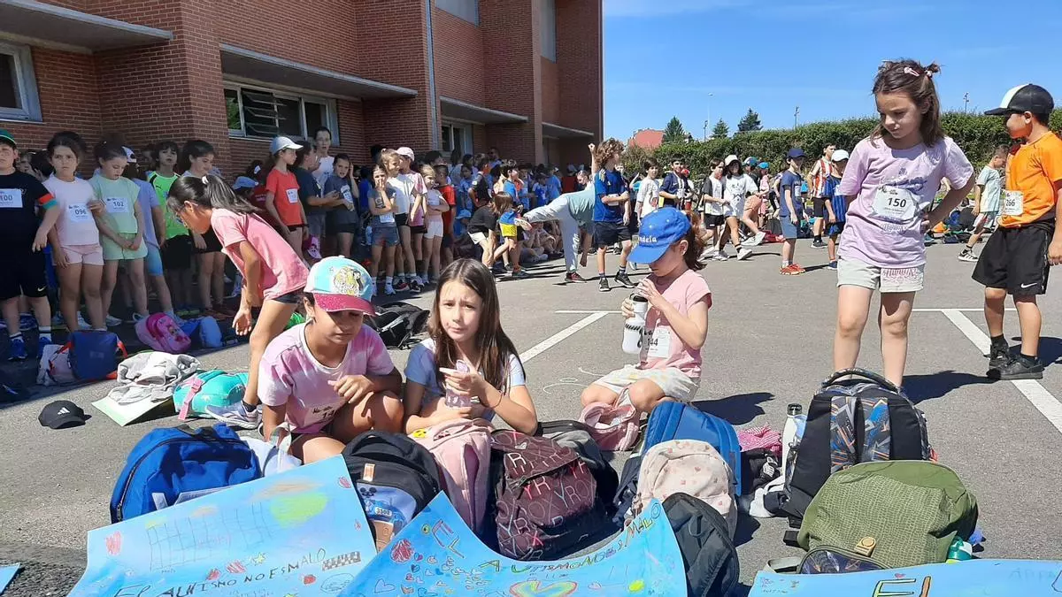 "El autismo no es algo malo": el lema de la carrera solidaria en la que participaron más de cuatrocientos niños del Colegio Celestino Montoto de la Pola
