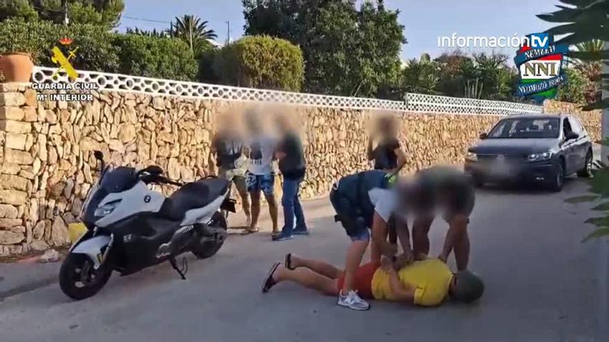 Detenidos en Calp tres delincuentes incluidos en la página &quot;Most Wanted&quot; de la Europol