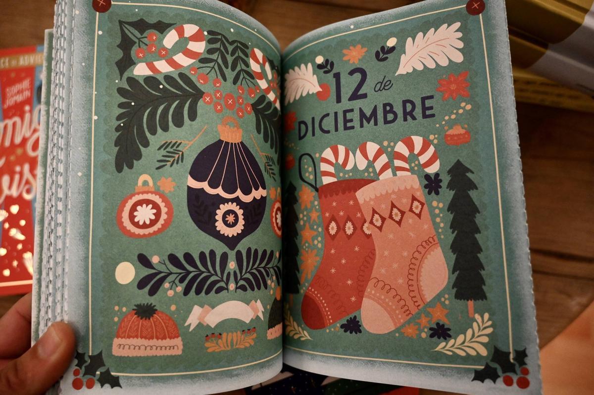 Detalle de uno de los libros de adviento en la libreria Cronopios.