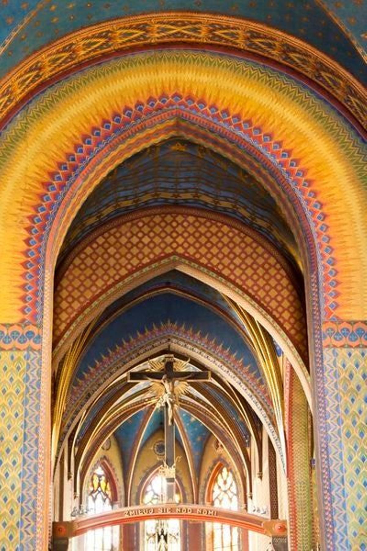 Decoración Art nouveau en la iglesia franciscana diseñado por Stanislaw Wyspianski