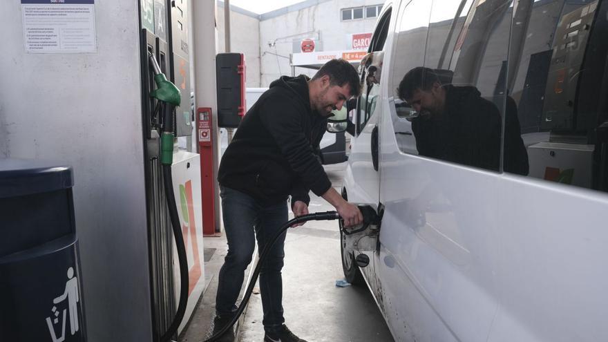 La gasolina arriba al preu més baix de l&#039;any, 1,572 euros, abans de l&#039;operació sortida