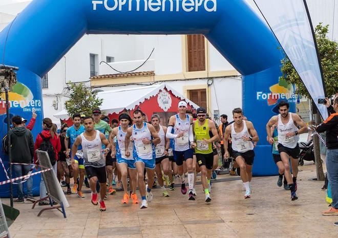 Salida de la prueba de 12K, con Josep Torres a la derecha.