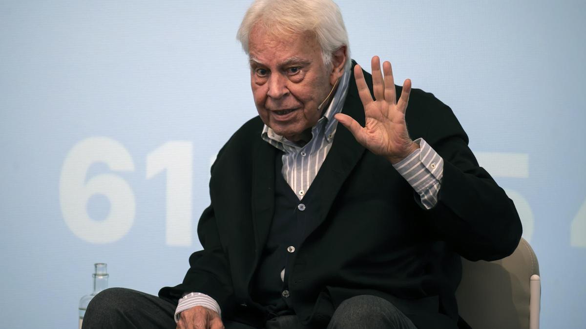 Felipe González durante su participación en el foro ADEA.
