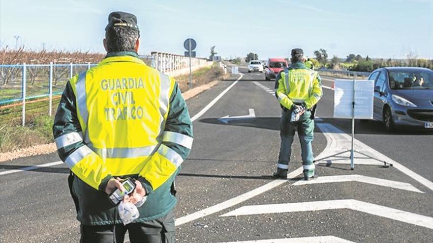 La DGT ‘caza’ a un automovilista al día por conducir sin permiso