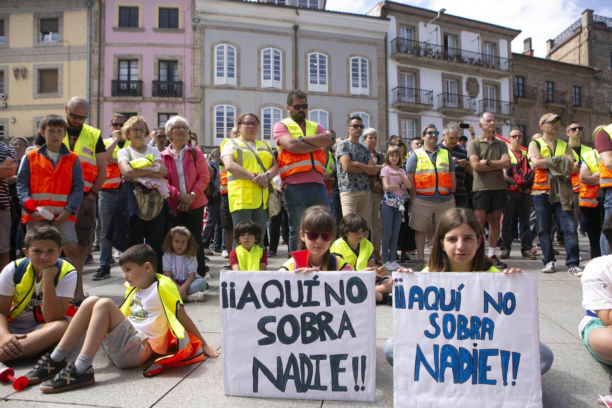 Los trabajadores de Saint-Gobain salen a la calle para frenar los despidos en Avilés