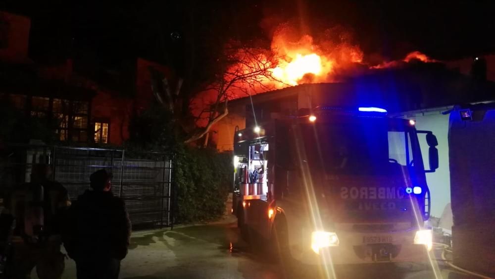 Incendio de un negocio en la Plaza Mayor de Toro