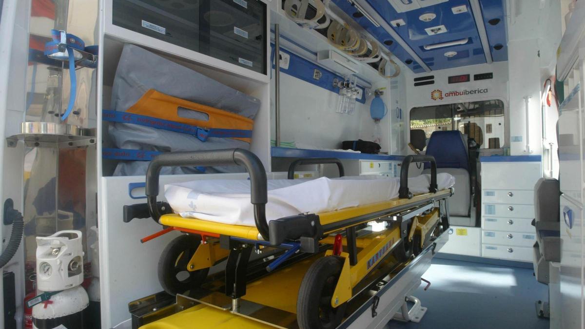 Interior de una ambulancia medicalizada de emergencias