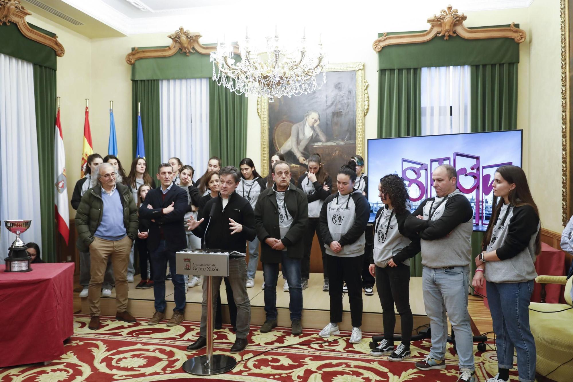 La recepción en el Ayuntamiento a las jugadoras del Telecable Gijón, en imágenes