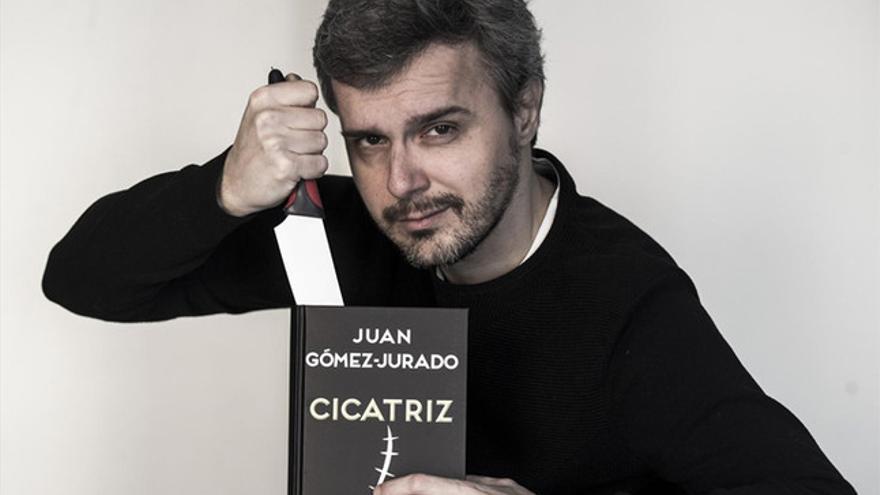 Cicatriz by Juan Gómez-Jurado: Excelente Encuadernación de tapa dura (2015)  1ª Edición, Dedicatoria autógrafa del auto