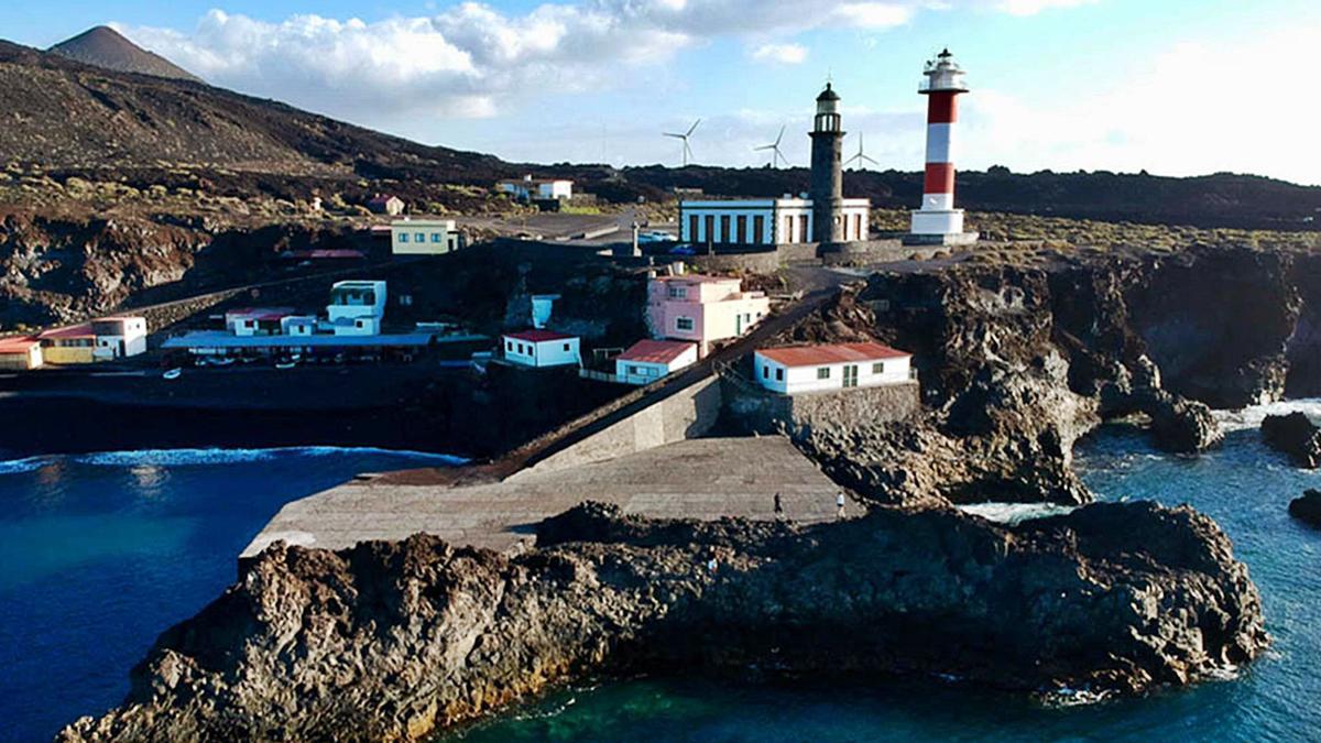 Panorámica de la costa de la costa de Fuencaliente, donde se puede apreciar la zona del faro.