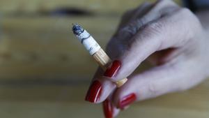 Sanidad y Hacienda continúan negociando cuándo y cómo subirán la fiscalidad del tabaco