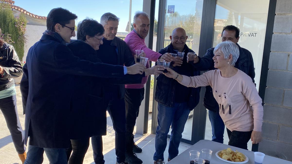 Brindis vecinal por las obras de la carretera de la Sima y la Conarda