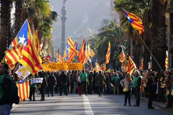 Manifestació a Barcelona en favor de la implementació de la República