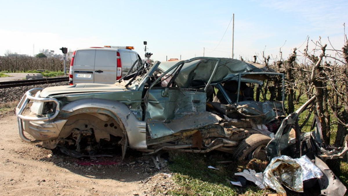 El coche en el que viajaba la víctima mortal ha quedado completamente destrozado