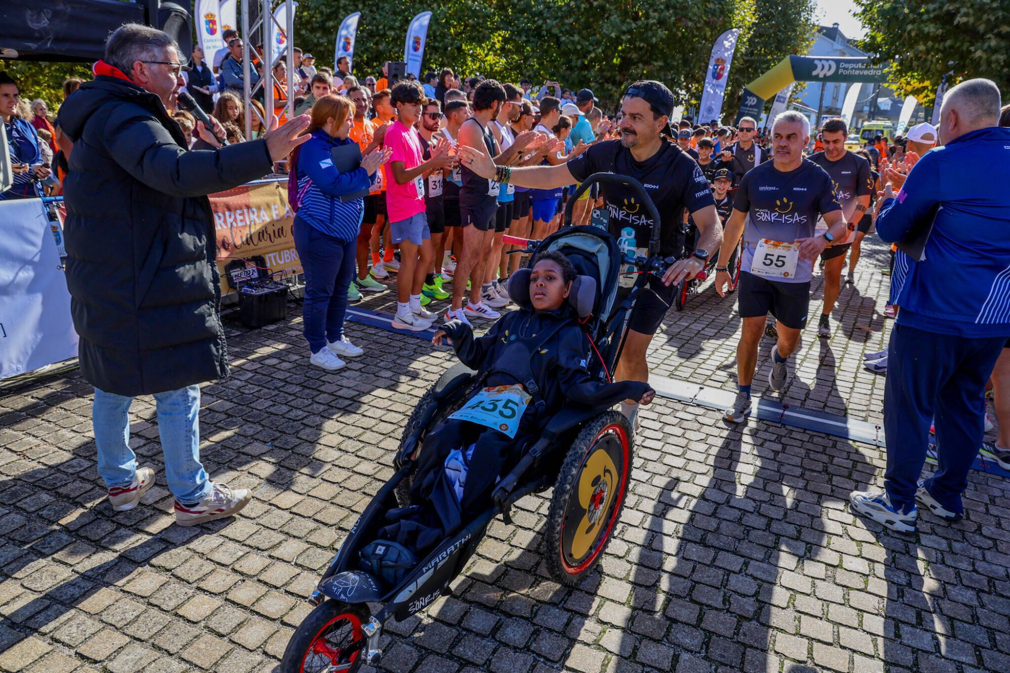 Andaina y carrera solidaria por niños como Leo Diz