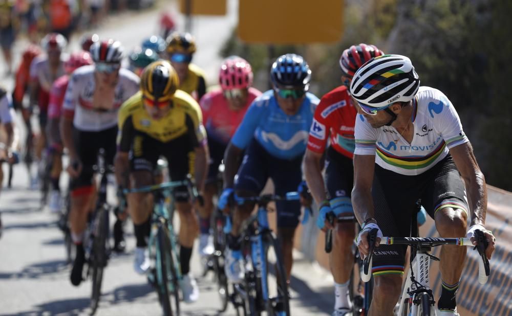 El ciclista colombiano del Movistar se adjudica en solitario la segunda etapa tras escaparse a tres kilómetros de la meta situada en la avenida de los Ejércitos