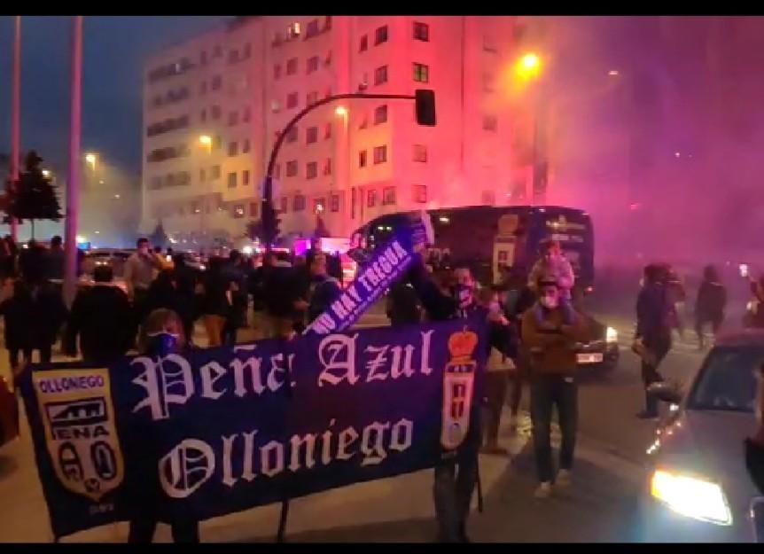 Derbi Real Oviedo - Sporting: Ambiente azul antes del partidazo de Asturias