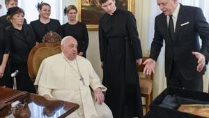 El papa Francesc ingressa a l’hospital per una bronquitis